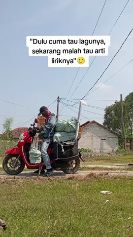 kesonoh kemarih tau tau jadi kurir paket 📦 #kurirpaket #jntexpressid #fyp 
