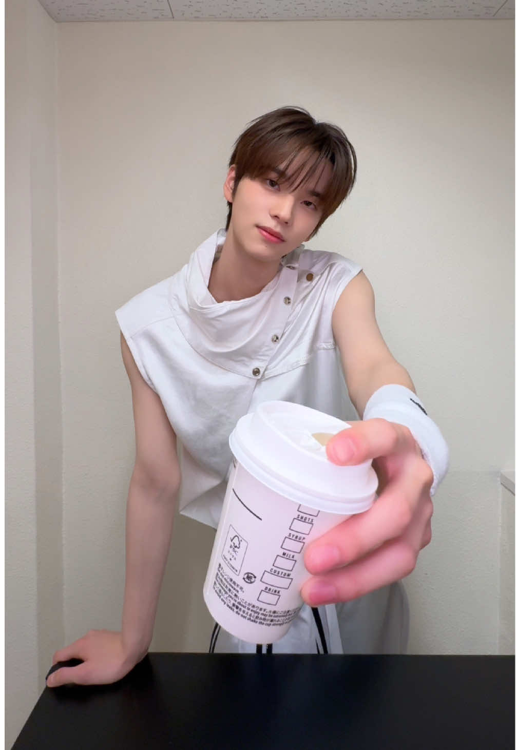 Can you make this hotter?☕️ #JIHOON #지훈 #SHINYU #신유 #TWS #투어스 #247WithUs
