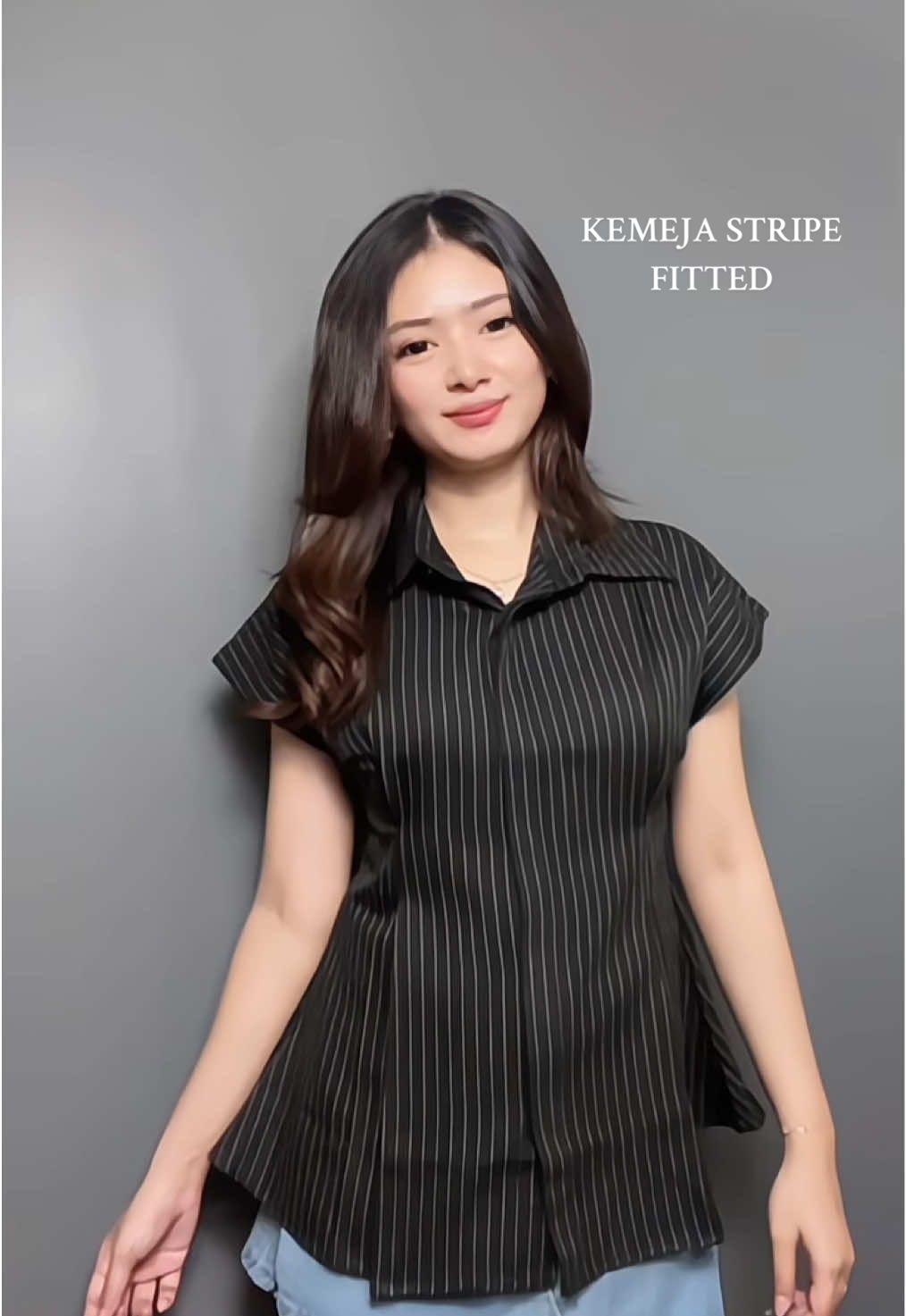 kemeja stripe lengan pendek wajib punya,sampe beli 2warna💗✨  #kemejawanita #kemejastripe #kemejalenganpendek #atasanwanita #outfitideas 
