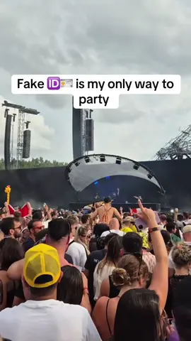 How to party and go clubbing is the only way for me. After I got my, I can now be everywhere and buy some liquor for me and my friends 🇬🇧 #creatorsearchinsights #fake #fakeid #rave #party #summe #fyp 
