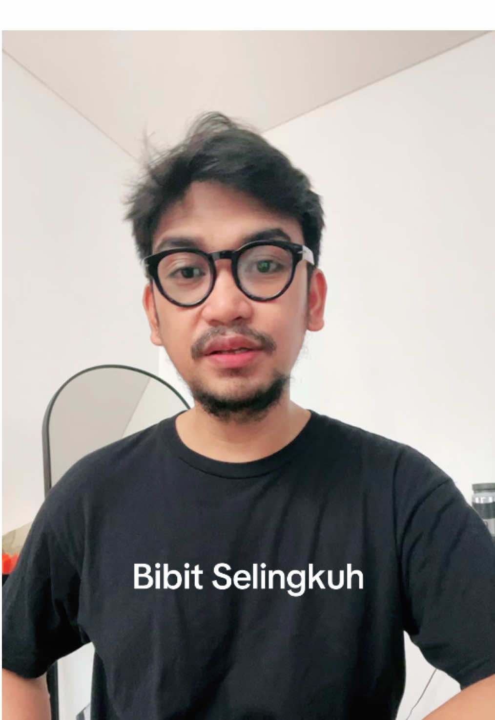 Ada yang bisa kasih alasan?
