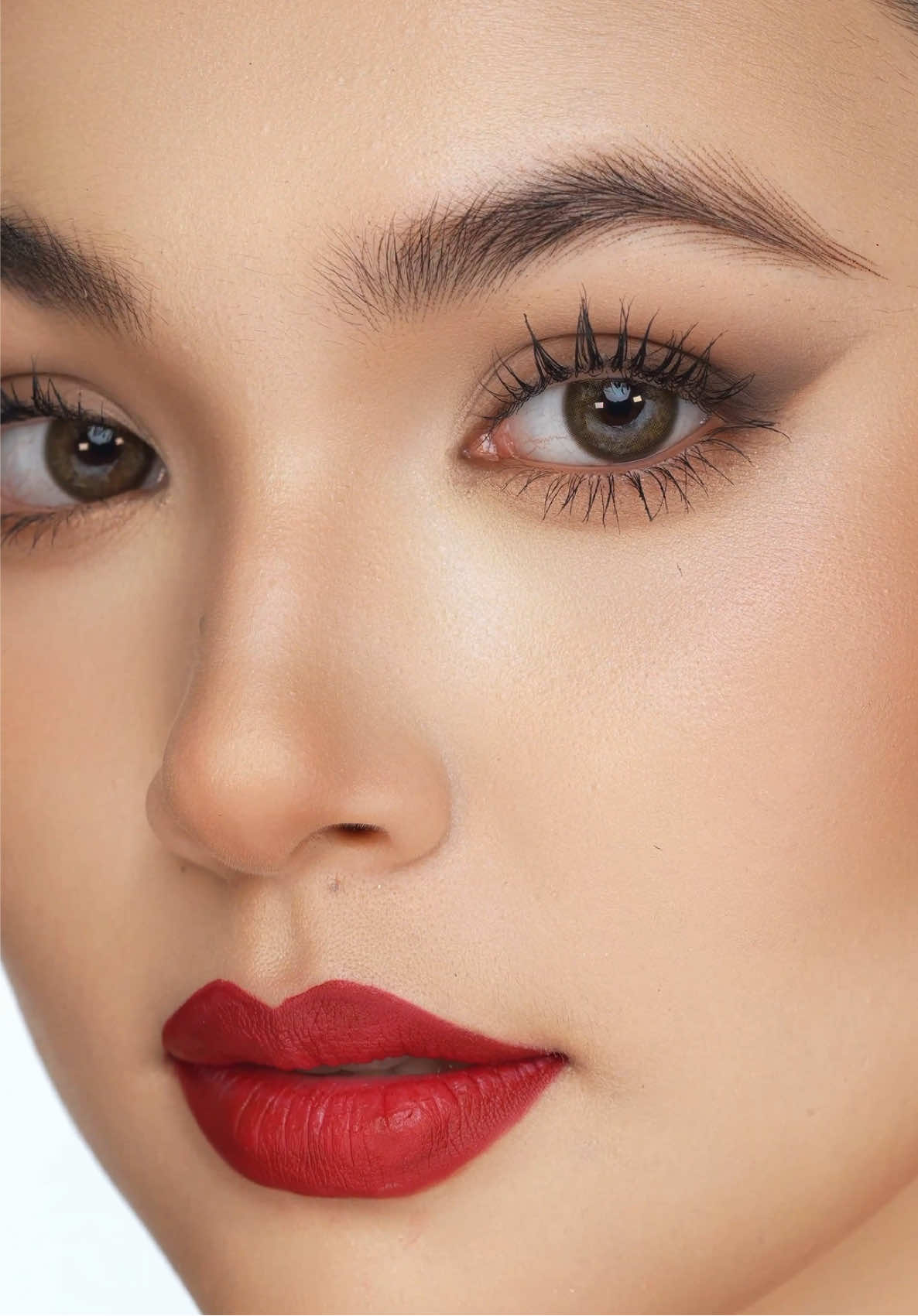 I bet you enjoyed listening to this sound right?? watch till the end to see my magic brows masterpiece. 🥰 #xuhuong #trending #magicbrows #hairstrokes #permanetmakeup #semipermanentmakeup #pmu #art #brows #eyebrows #huongtrabeautyacademy #microblading #micropigmentation #makeup #shading #online_course #natural #healed #nanobrows #makeup