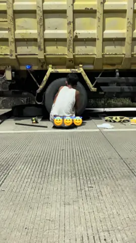 Kda tahu siang lwn malam lgi dh kwn ku ni tumpah muat pulang ada curiga aku ada gasak orang suruh balakas😭🤣 #fyp #fyppppppppppppppppppppppp #supirtruck #supirkalimantan #story #viralvideo 
