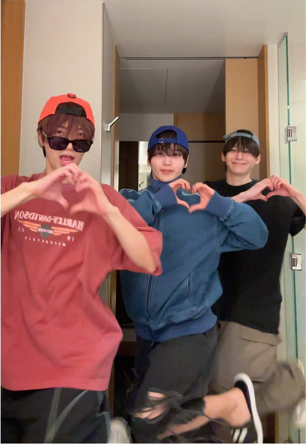 すきすきすき❤️💙🩶 ⠀ #CRAVITY #크래비티 #정모 #JUNGMO #원진 #WONJIN #형준 #HYEONGJUN #DaretoCrave #SETNETG0?! #SETNETGO #셋넷고