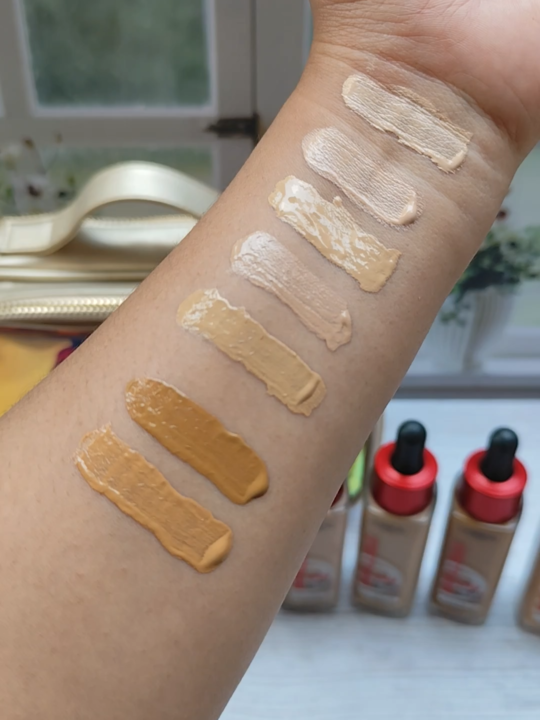 Membalas @nzwax03 Hay kak, Bisa Pakai Shade Medium yaa🙏🤗 #ShadeTintedSerumLoreal #Skintint #TintedSerumLoreal #2in1SerumFoundation #SerumFoundation @lorealparisid_shop @L’Oreal Paris Makeup & Hair 