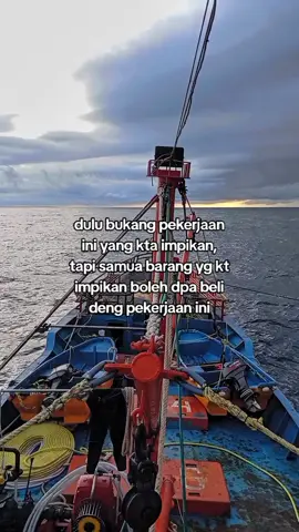 syukuri pekerjaan mu🤲😇 #km_burungkuning #kulikapal #bitung #cumajagakalao #fyp #kapalkaring #bismillah 