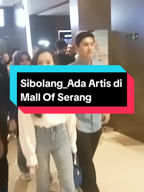 MOS Serang kedatangan Artis Beby Tsabina usai nonton film 'Ga Nyangka'...  #mall  #ganyangka  #artist  #viral  #bebytsabina 