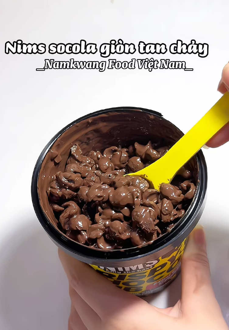 Socola giòn tan chảy  #xh #nimssocola #socolanimstanchay #socolanims #socolagiontanchay #socola #xuhuong #reviewanngon #anvatcungtiktok #lovetiktok 