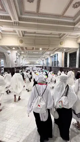 Safa dan Marwah adalah dua bukit kecil di dalam Masjidil Haram, Mekkah, yang memiliki makna penting dalam ibadah haji dan umrah