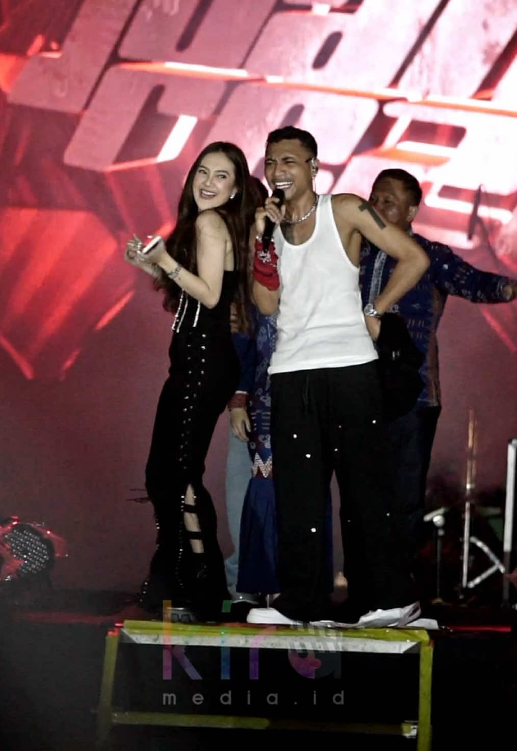 Ini nih yang viral @Juan Reza & @Veninur_  di Muna Barat #veninur #juanreza #tabolabale #munabarat #ntt #musikkonser