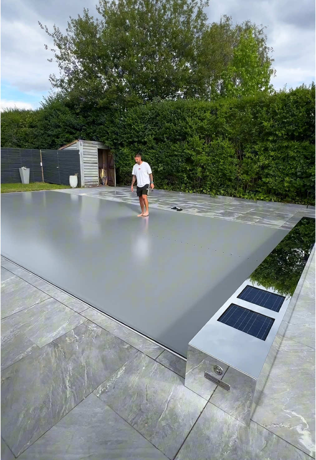 New @Coverseal cover for the customer with the mirror box 😍 what do you think? #thep00lguy #hollayaboy #oddlysatisfying #swimmingpool #satisfying 