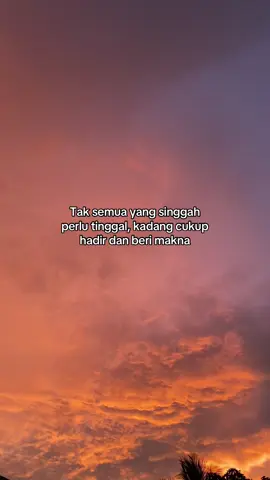 Kita pernah jadi cerita, tapi bukan yang sampai ke penghujungnga #kaulahsegalanya #ruthsahanaya #samysimorangkir #singgah #ceritakita #langitsenja #fypage 