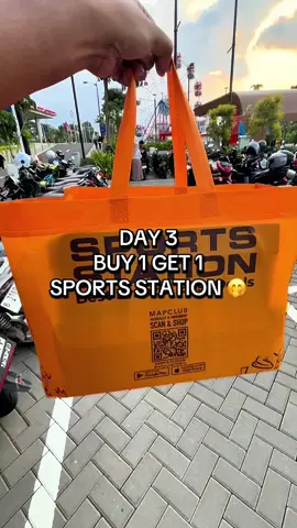 🎉 DAY 3 BUY 1 GET 1 SPORT STATION! Beli sepatu Lotto cuma 600 ribuan, dapet 2 PASANG sekaligus! 😱🔥 Nggak cuma hemat, dapet bonus sepasang lagi buat gantian atau bareng pasangan 😁👟👟 Buruan sebelum kehabisan! 📅 Promo cuma sampai 3 Agustus 2025! 🟠 Item khusus bertanda orange & diskon max 20% ➕ Berlaku produk lain juga: baju, tas, dll. 📍Sport Station store #Buy1Get1 #SportStation #Lotto #PromoHemat #FYP #promoseruweekend #PromoSportStation #BelanjaHemat #DiskonBesar #SportFashion #RunningShoes #DiskonSepatu #tiktok #capcut #SepatuLari 