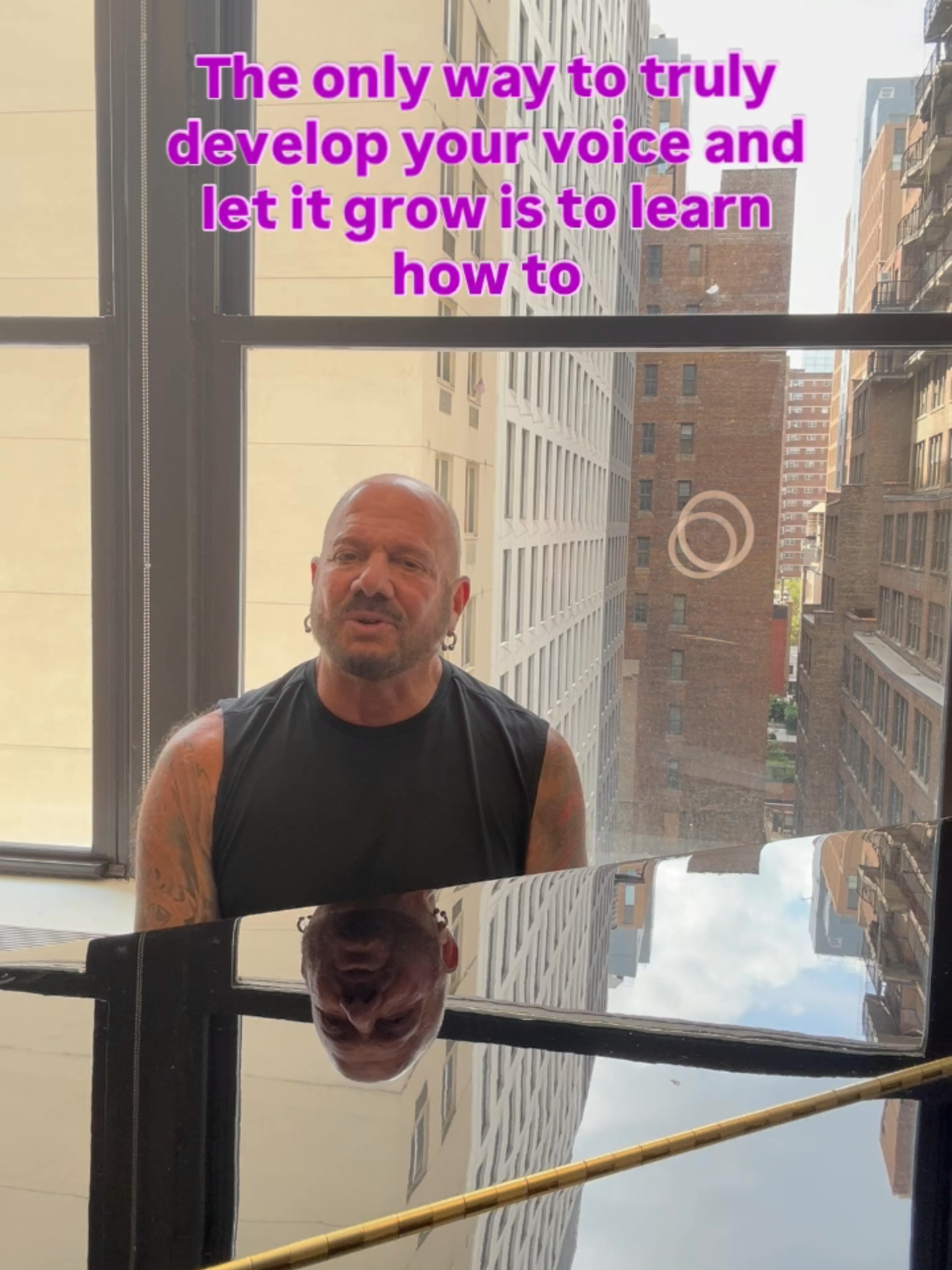 The key to vocal freedom and development is being unselfconcious. It takes some practice.#voiceteacher #vocalcoach #singersoftiktok #newyorkcity