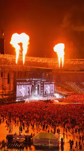 family ties in rome. 🔥 #familyties #gnxtour #kendricklamar #sza #rome 