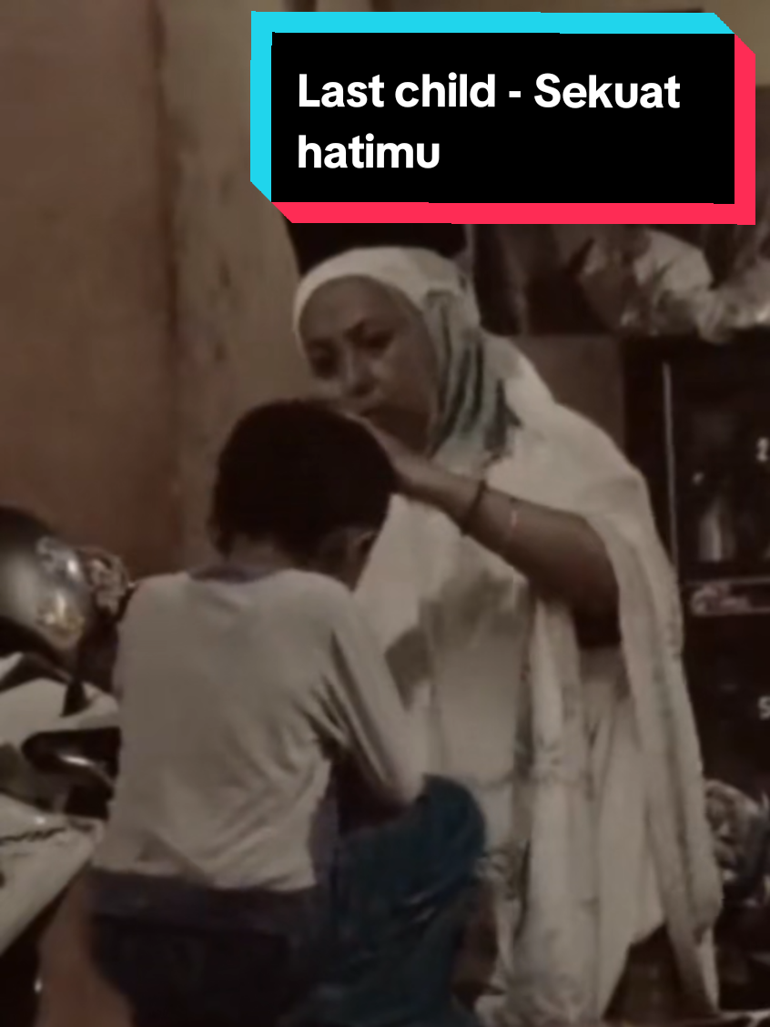 Last child - Sekuat hatimu Robot tempur yang di bentuk ibu dengan tangis dqn doa ..tak akan mudah hancur oleh kerasnya dunia ini.. #lastchild  #sekuathatimu  #music  #musikindonesia  #lagu2000an  #Pop2000an  #karaoke  #bandindonesia  #musicvideo  #laguviral  #lagulawas  #lagunostalgia  #nostalgiasong  #LaguLama  #masalalu  #KenanganIndah  #Mtv  #band  #lagukenangan  #lagukenangan2000an #galauvibes  #melody_kenangan 