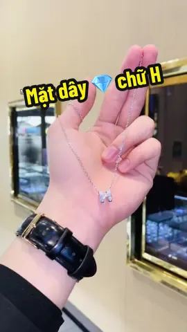 Mẫu mặt dây chuyền 💎 chữ H tại Tâm Luxury #tamluxury #tamluxurydiamondjewelry #dâychuyền #mặtdâychuyền #trangsứckimcương #phụkiện #xuhuongtiktok #trending #viral #fyp 