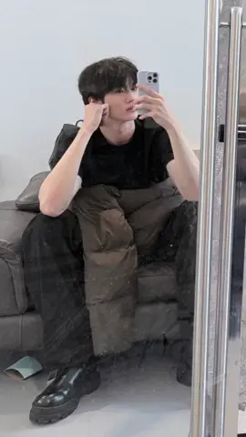 We got another mirror selfie, guys!! 😭🙌  #ByeonWooSeok #변우석 #foryoupage #fyp 