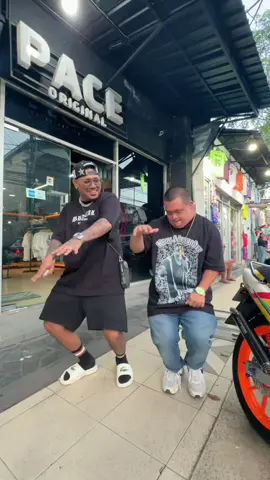Ngpain repot Lagu naik kita joget  bersama king @Alexander brutal di Pace Original Bali #totoncaribo #paceoriganal #kingalex 