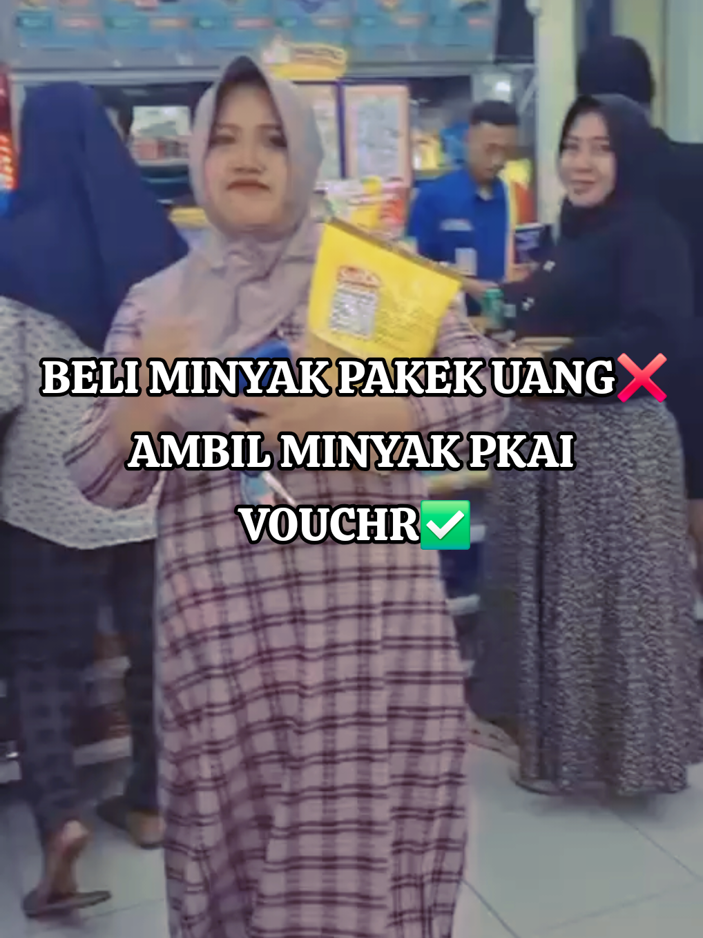 Alhamdulillah ikut senang bisa bantu orang orang lumayan buat stok 1 bulan 🤗🤗 ada yang mau minyak goreng gratis 2L Nggak? cukup download aplikasi Bale btn daftarkan diri anda ,lalu jangan lupa masukan kode referall BERAN399 jika berhasil di tunggu 5 hari untuk mandapatkan voucher minyak ,dan dapat di tuker ke indomart terdekat ya😍😍 selamat mencoba semoga beruntung😍😍 Bisa japry saya🤗🤗 #fyp  #prabowo #tren #btn #balebtn #btn #minyakgoreng #indomaret #indonesia #event 