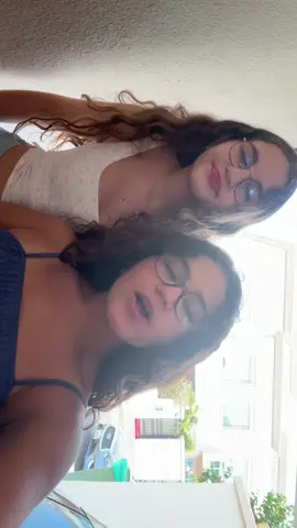 👯‍♀️👯‍♀️ | @🤍🇱🇧JULIAA🇱🇧🤍@julia💋 | #fyp #foryou #lypsync #Summer #duo 