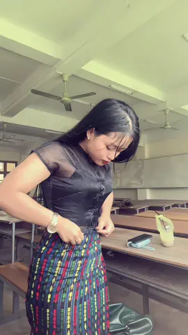 #ရှင်ကဗိုလ်အောင်ဒင်ဆိုကျွန်မကမမြဝင်း #fypシ゚viral #ဆရာမလေး #viewsproblem💔😔 #viewsproblem #fyppppppppppppppppppppppp #မြင်ပါများပီးချစ်ကျွမ်းဝင်အောင်လို့🤒🖤 #ချစ်စရာကောင်းတာတစ်ခုပြမယ်🥺🎀 