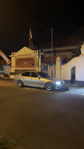 Keluar dipanasin takut basi #e46 #bmw #bmwlife #foryoupage #fyp #e46gang 