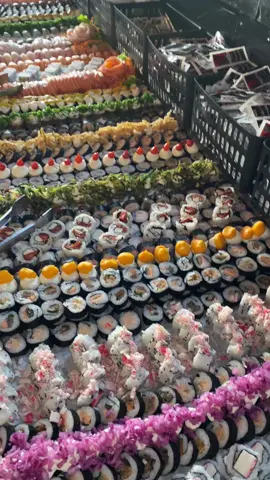Meu maior sonho esta aqui 🥹🫣 #salmao #sushi #culinariajaponesa #sushilovers #sushimonsters 