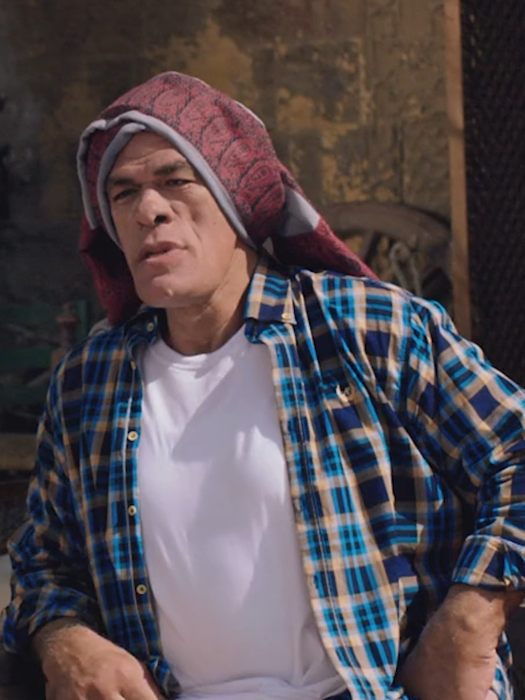 تابعونا على تيكتوك وشوفوا فيلم #بنك_الحظ الآن على يانغو بلاي