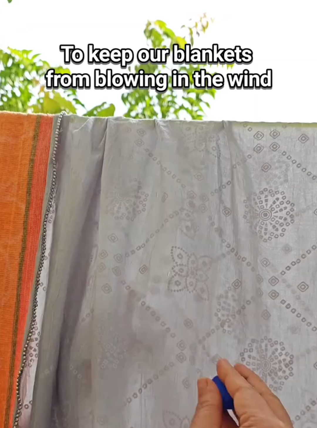 Protect your clothes from blowing away in the wind 🌬️ 🍃  #LifeHack #viral  #fypシ  #HouseHack 