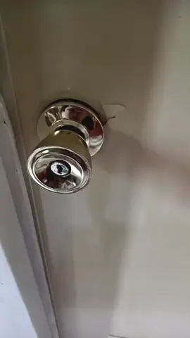 Ito na ang solusyon sa mga sirang door knob ninyo. PVC door knob protector.  #doorknobprotector #doorprotection #doortransformation #homeimprovement #pvcdoorpadprotector 