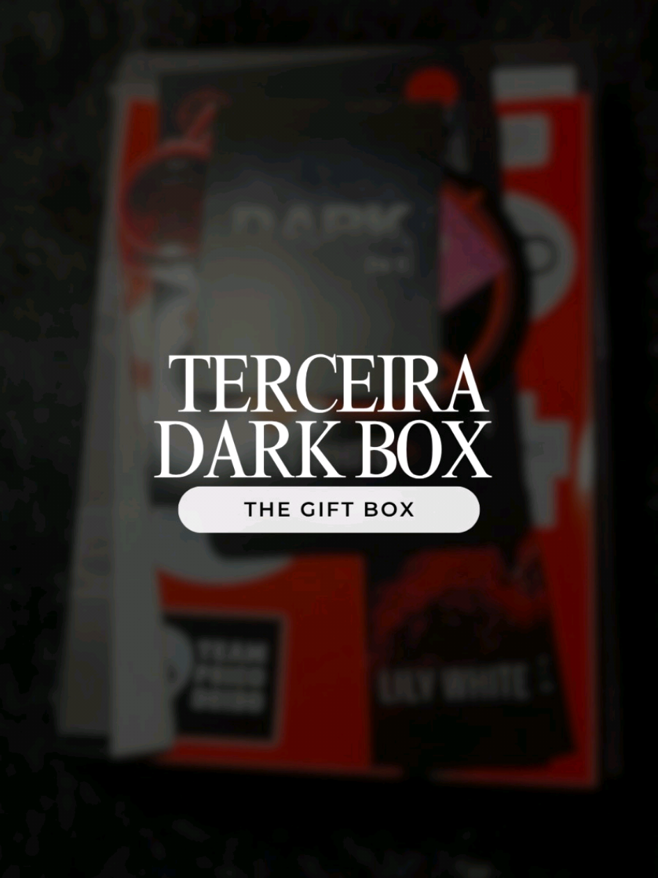 E temos aqui mais uma. Cada mês que passa fico mais ansiosa ❤️  #darkromance #livros #unboxingvideo 