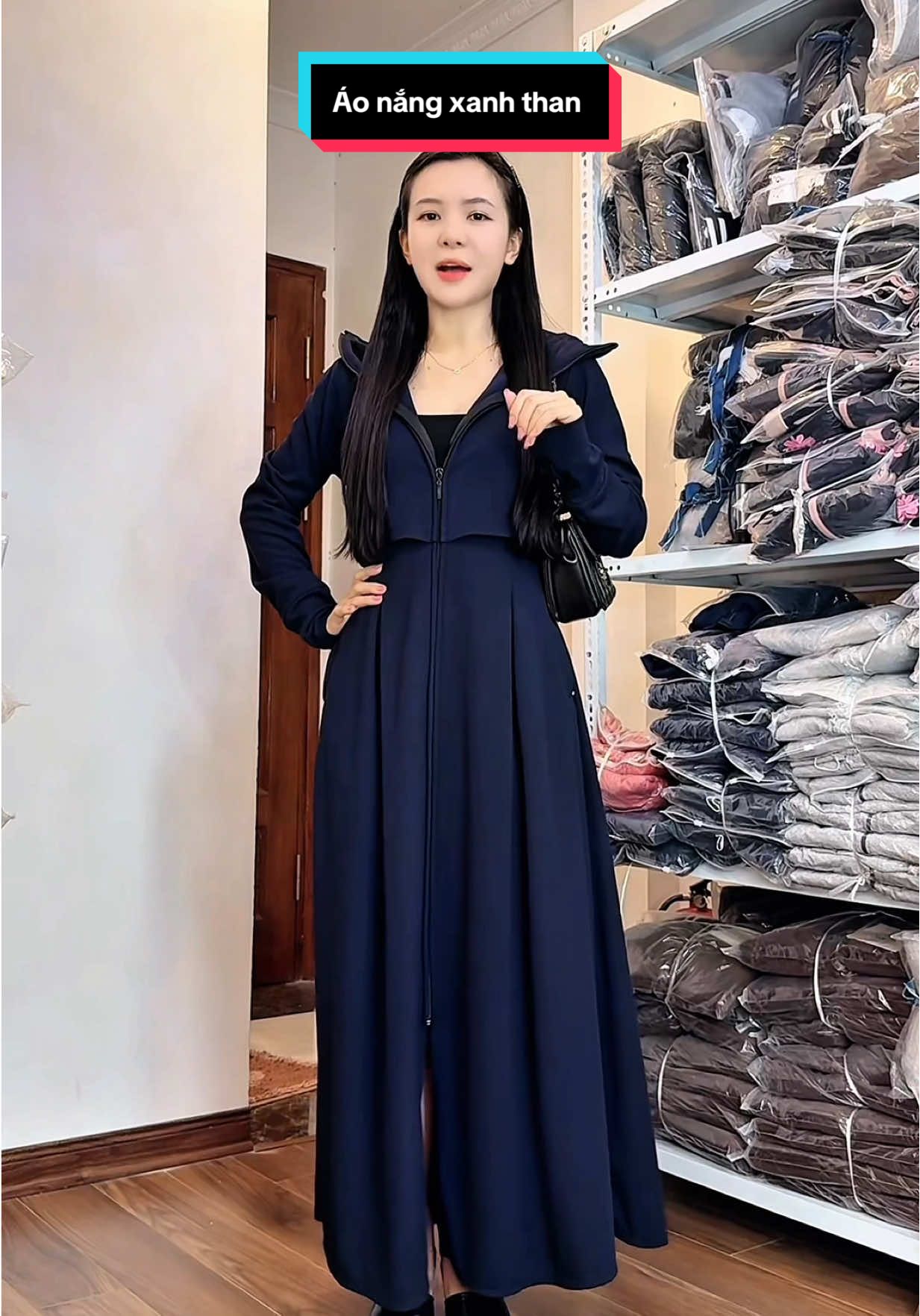 Áo chống nắng xanh than cho chị em ạ. Chống nắng chống uv tôn da nha chị em ơii #tiktoklive #aochongnang #aochongnangnu 