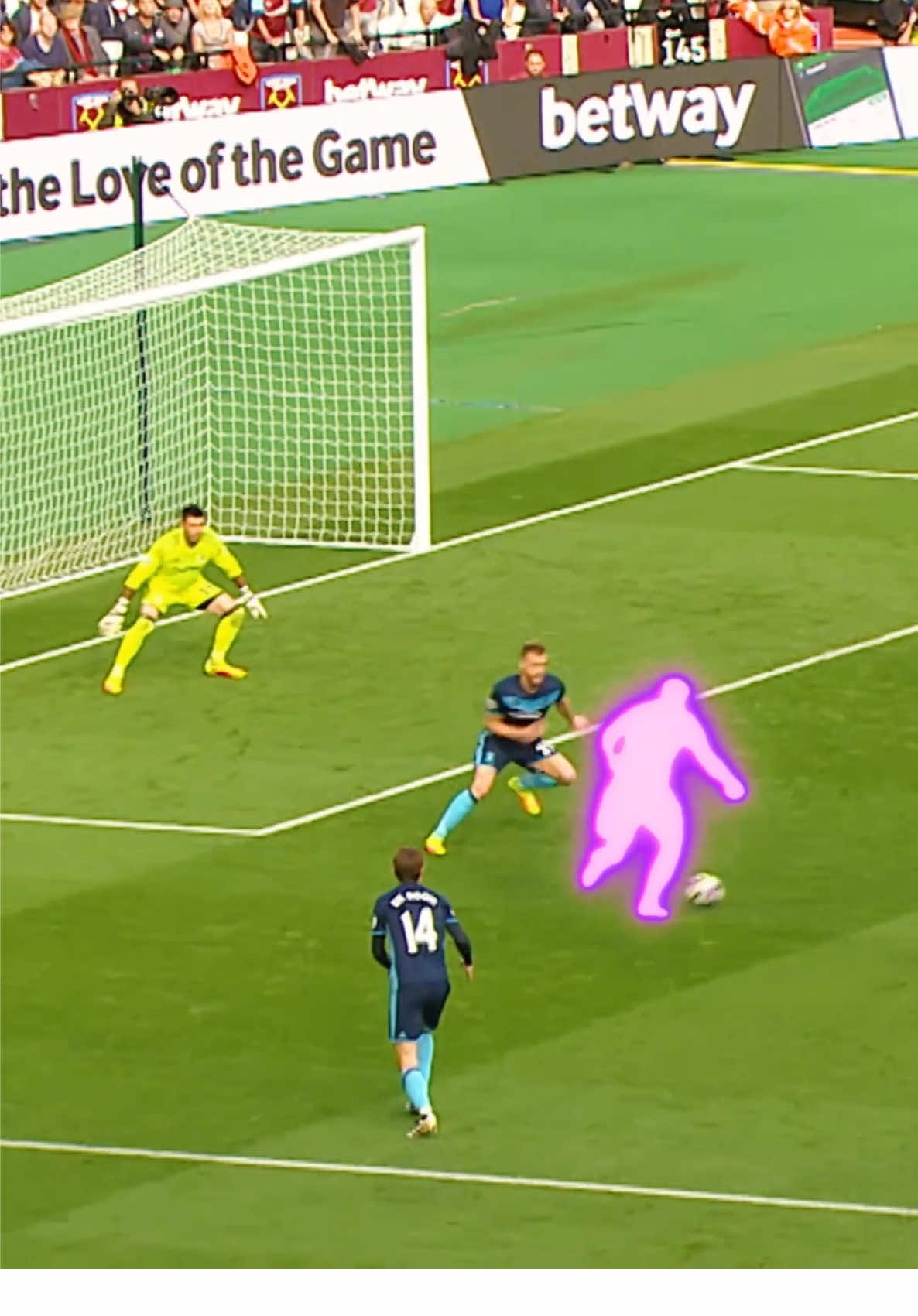 Remember who scored this goal? #PremierLeague 