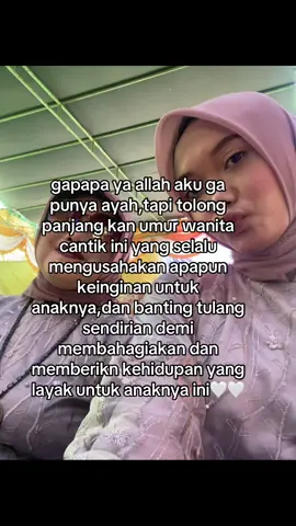 gpp gk ngerasain kasih sayang ayah butt aku masih bisa ngerasain kasih sayang ibu yang se sempurna ini,,sehattt selalu yaa 🤍🤎#ibuhebat #brokenhome #lovemom#sayangibu #semogafyp #bismillahfyp#fyp #foryou 