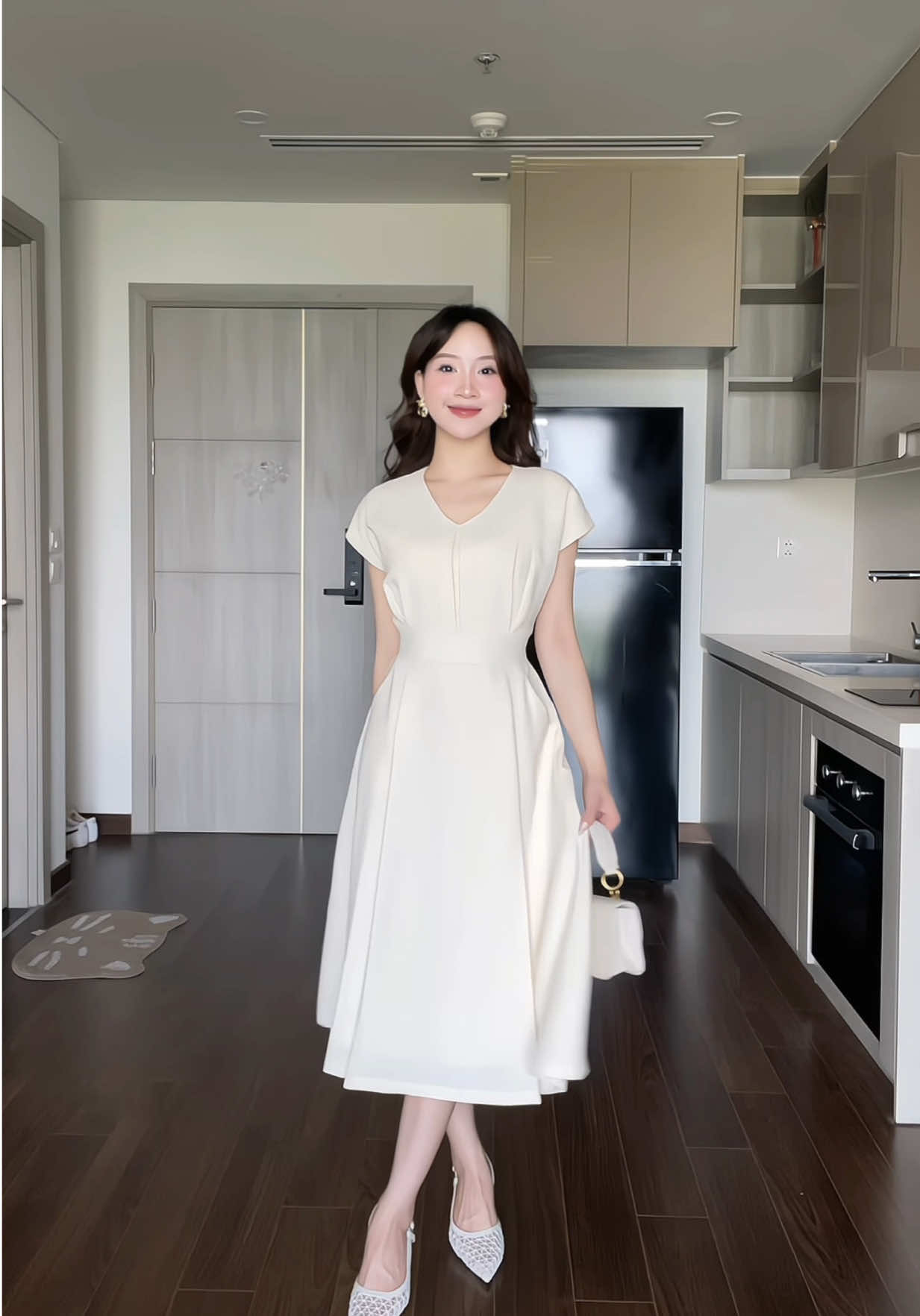 Thanh lịch nhẹ nhàng mà vẫn nổi bật #elegantstyle #vaydangdai #setxinh #vayditiec #docongso #workoutfit #review #thoitrangnu #videoviral #xuhuong  