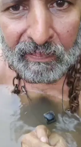 فیصل آباد کے بابا جی آخری عمر میں خاتون کو ملنے کے لیے کچے کے اغوا کاروں کے پاس خود پہنچ گئے اب جان بچانے رو رو کر فریاد کر رہے ۔بچو دوستوں بچو