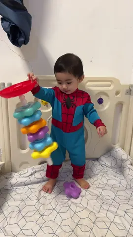 #stackingtoys #spinningstackingtoy #rotatingtoys #toddlertoys #toddlertiktok #toddlersoftiktok #toddleractivities 