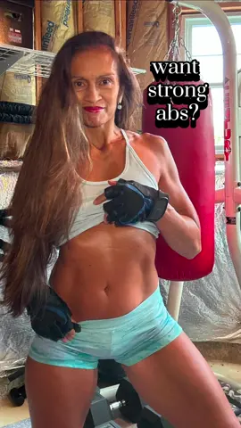 Strong ab muscles are definitely cool 😎 ##abs##absworkout##core##coreworkout##cool##strengthtraining##strongwomen
