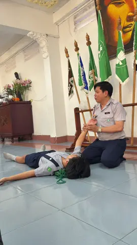 Bạn đã biết cách sơ cứu nạn nhân đuối nước chưa? Cùng GĐPT Giác Hạnh học nhé ☺️ #GĐPTGiácHạnh #toiyeumaulam 