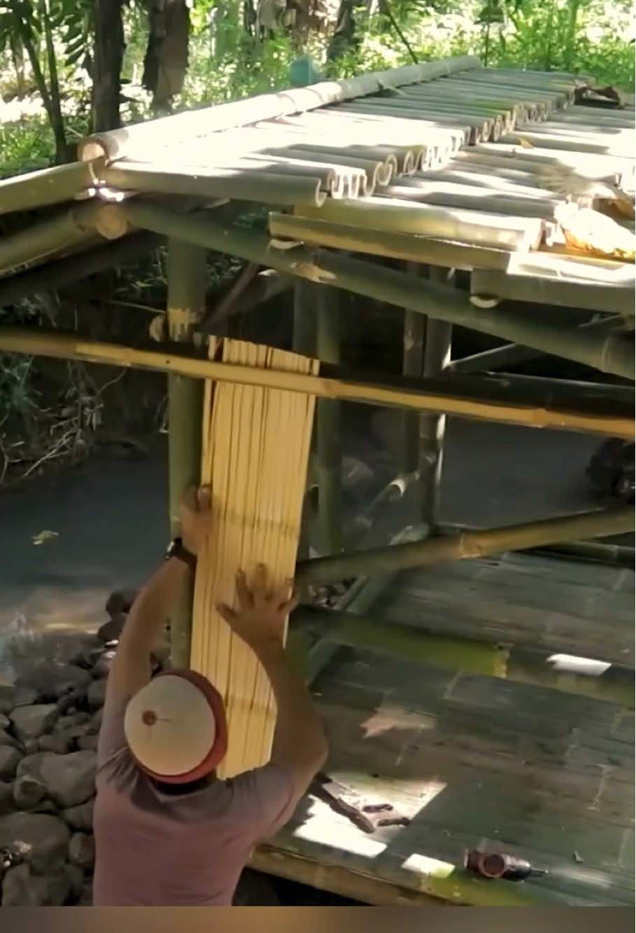 #survival #shelter #bushcraft #camping #foryou #treehouse #fyp 