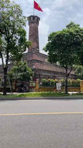 Video gốc Cột cờ Hà Nội nhé, các bác tải về chèn nhạc yêu nước đi nhé ạ 😁 @Tớ là Tiệp! 