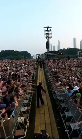 Cage the Elephant performance at lollapalooza 2025 #lollapalooza #cagetheelephant 