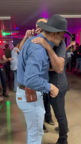 Forró com a esposa? Só se o marido deixar!😳😂🤣 #forro #dance #forrozeiro #patosdeminasmg #viral 