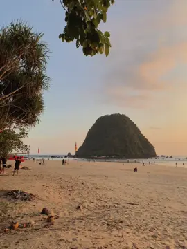 #pulaumerah 🏄🏻‍♂️