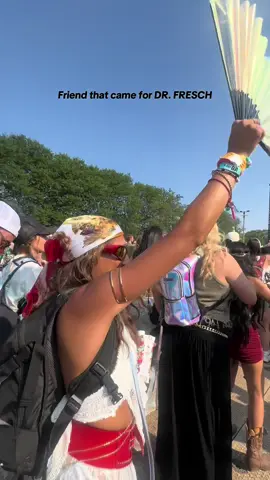 Besties w opposite music tastes, but we’ll be together at every set 😁 #lollapalooza @shaili s 