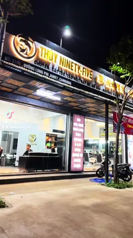 Gội đầu bao phê! Ráy tai siêu êm #salontocnam #thuyninetyfive #mộcbaicampuchia #mocbai 