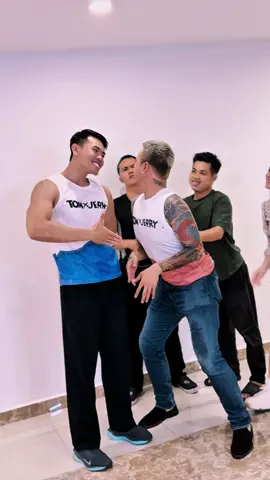 Bắt tay làm quen nào #namphuong 