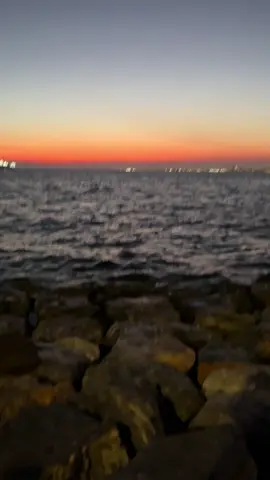Nights like this #sealovers #tiktok #thekidlaroi #slowedsongs #musicvibes #audio #music #lyrics #landscape #aesthetics #sky @The Kid LAROI. #nightlikethis #nightcore #night 