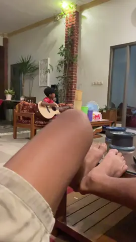part 2 nggitar dewe wkwkwk.            #fyp #fypage #laguviral #lagu #lagujawa #lagujawahits #kawitaningsinawang #nyanyi #lavora #lavoraofficial @LAVORA Official 
